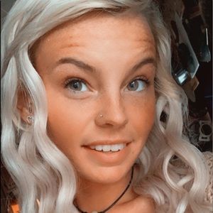 Meet your Posher, Holly